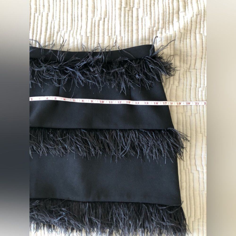 Elliatt Neiman Marcus Coco Feather Trimmed Black Mini Skirt Size M High Waist - Picture 10 of 11
